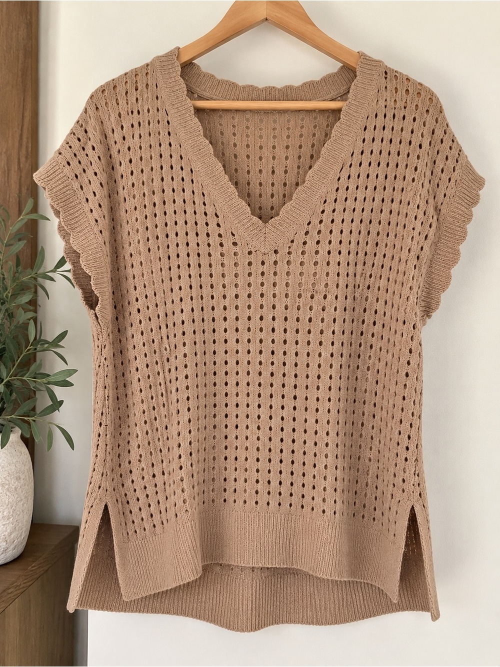 Women’s lightweight knit top